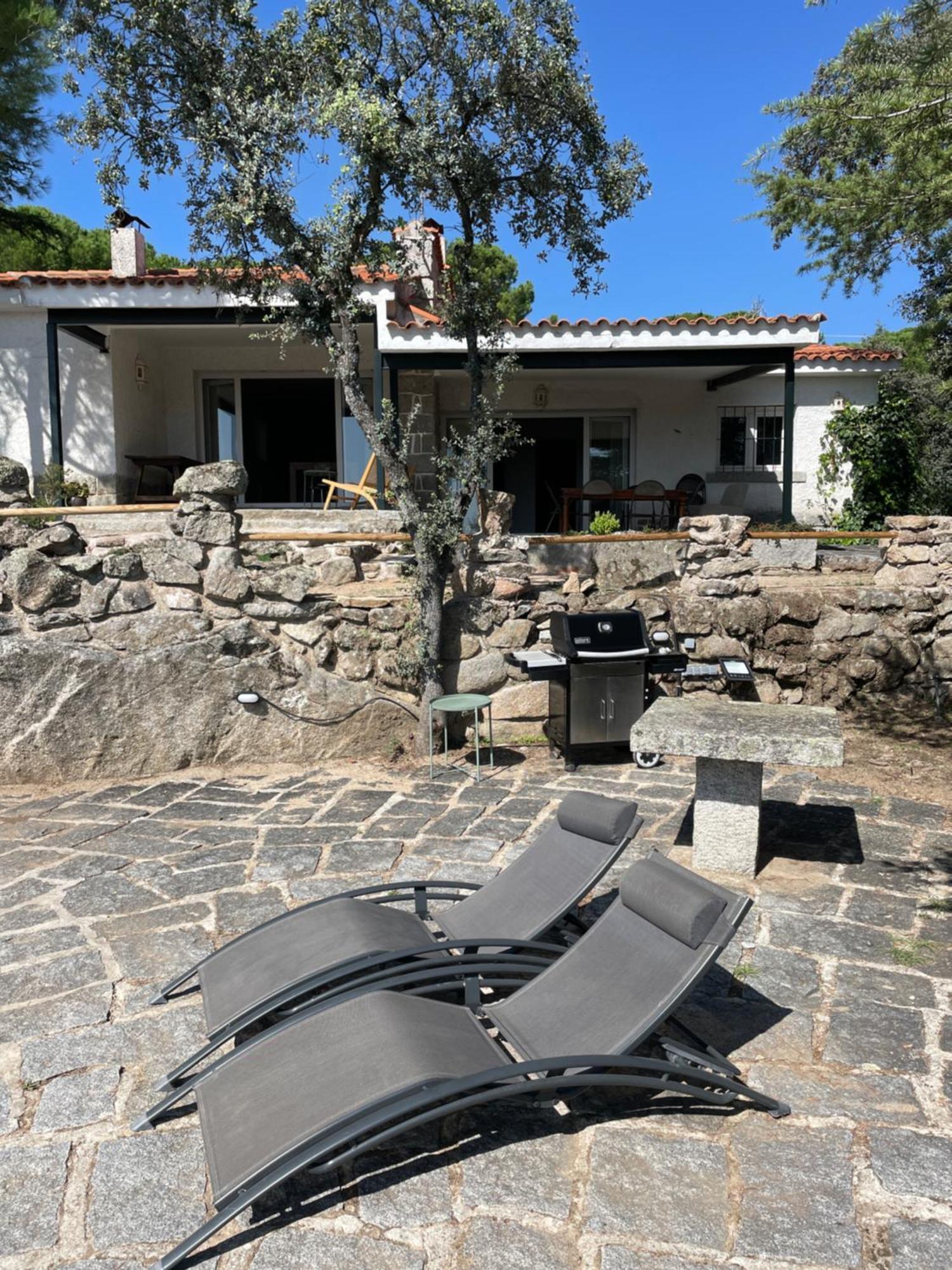 Chalet Con Piscina En Торелодонес Екстериор снимка