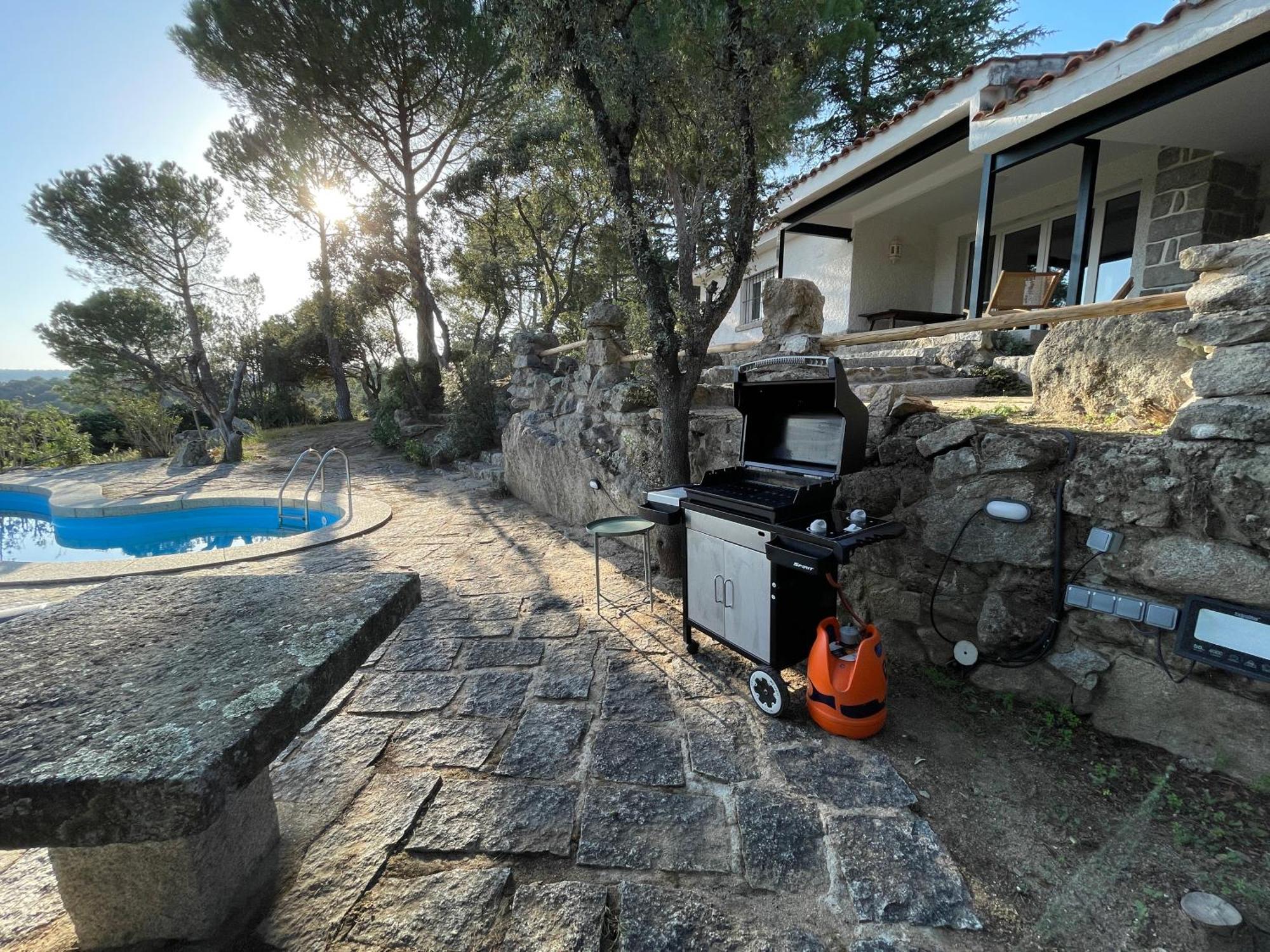 Chalet Con Piscina En Торелодонес Екстериор снимка