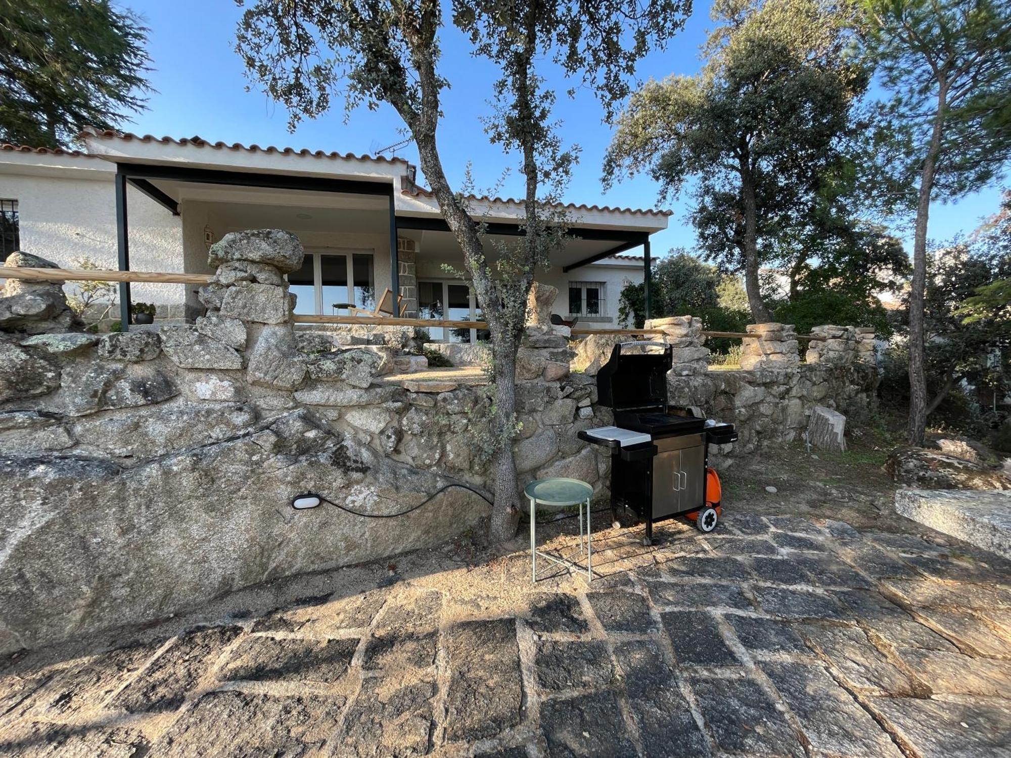 Chalet Con Piscina En Торелодонес Екстериор снимка