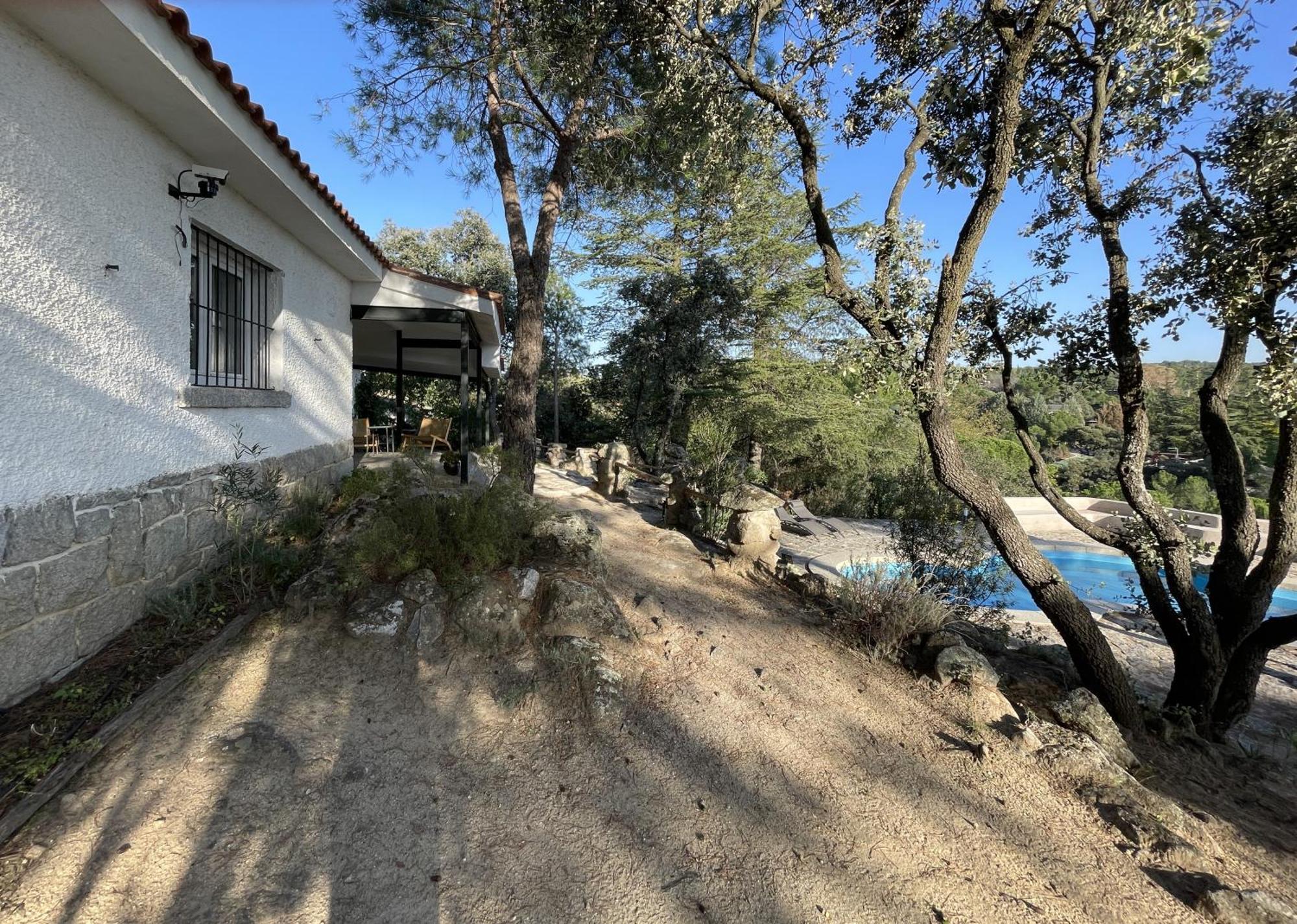 Chalet Con Piscina En Торелодонес Екстериор снимка